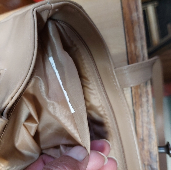 Large Tan Bucket Shoulder Bag with Long Straps - Picture 7 of 16